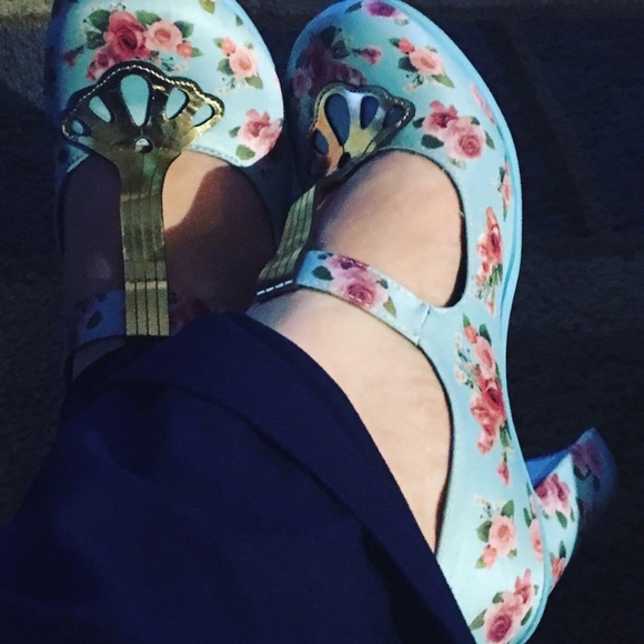 Meet your Posher, Veronica - Picture 1 of 1